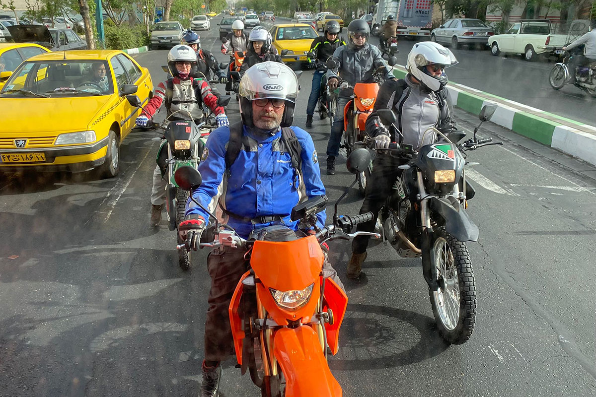 ¡Motociclismo en Teherán en el Tour en Moto de Ruta Clásica!