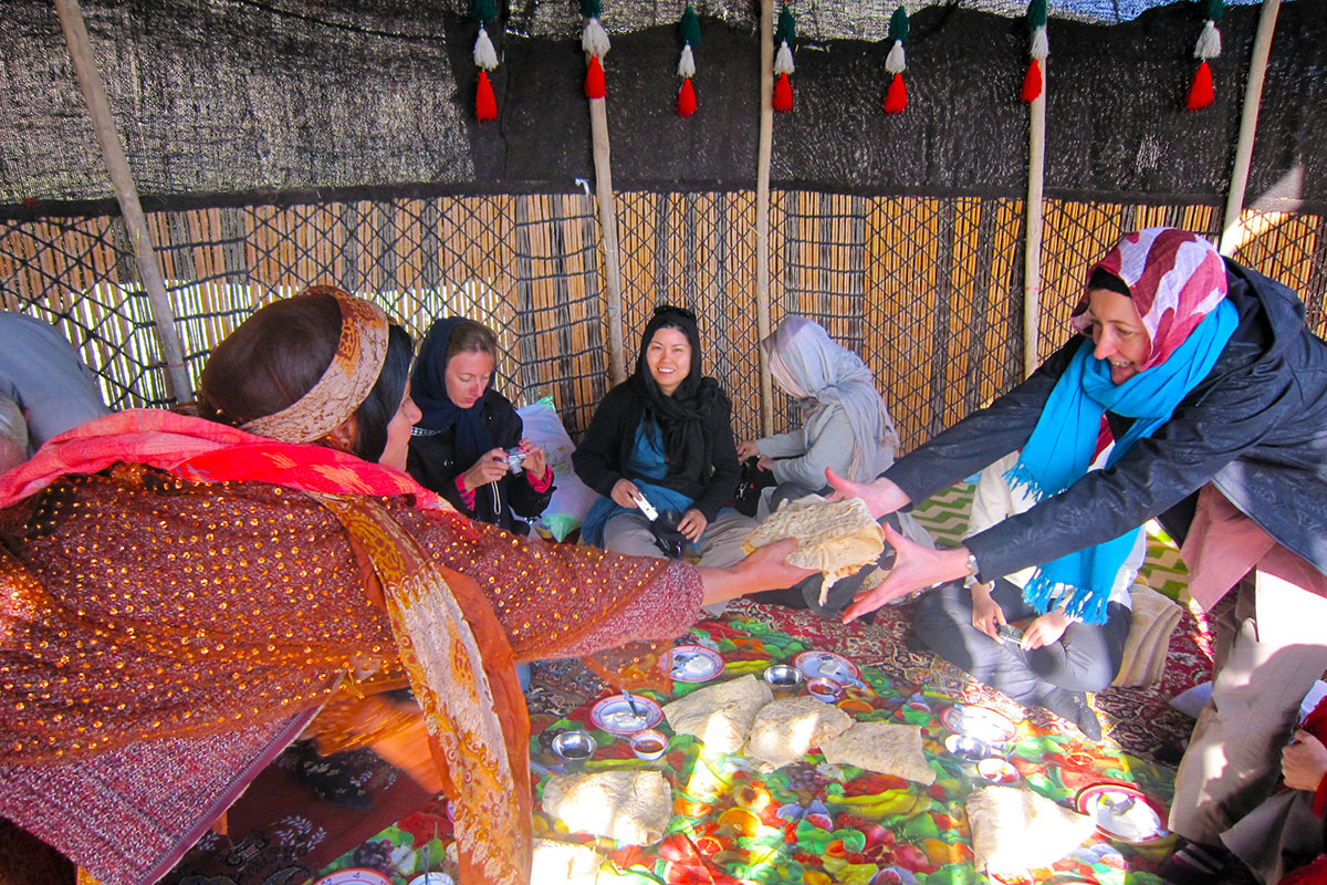 Quédese con los nómadas Qashqai en los tours de Iran Nomads