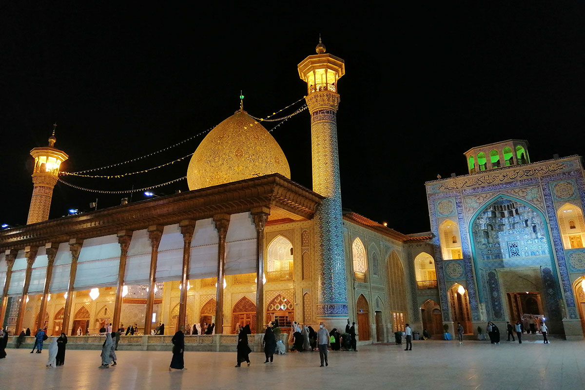 ¡Visite Shiraz realizando un breve recorrido por Irán cómodamente en una visita guiada en grupo!