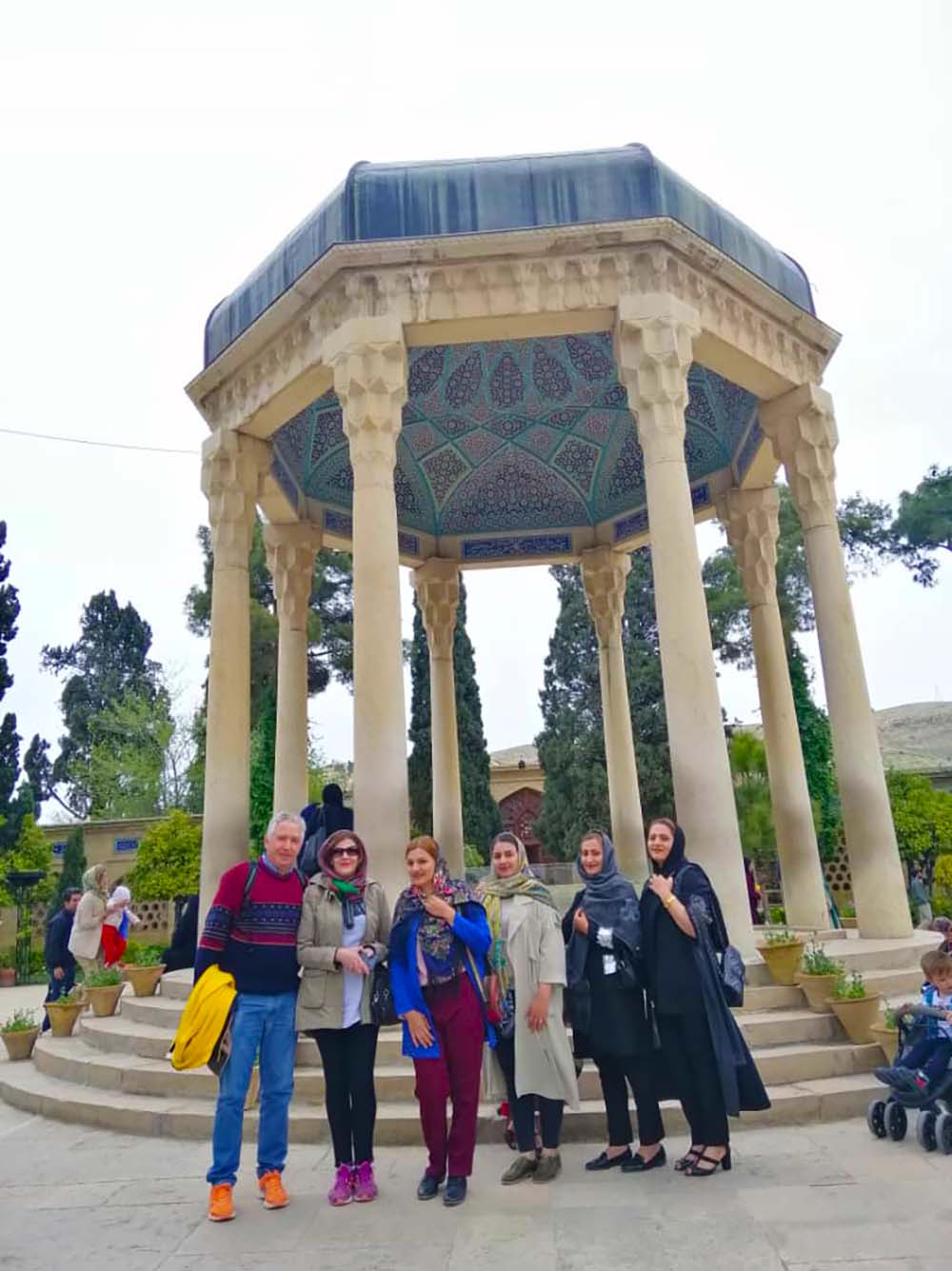Hafez tomb shiraz sightseeing