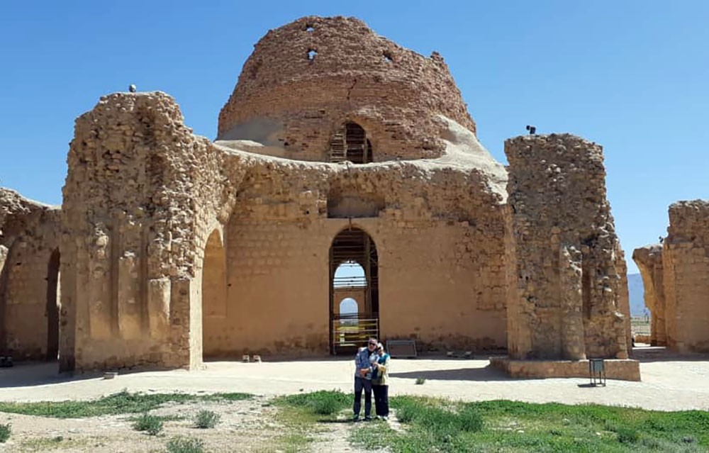 b2ap3 large Sarvestan Sassanid palace sightseeing