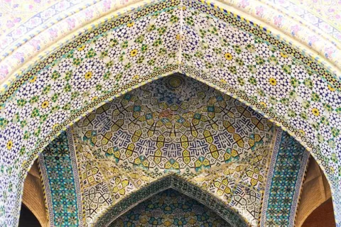 b2ap3 thumbnail Persian tilework Vakil mosque vault Shiraz