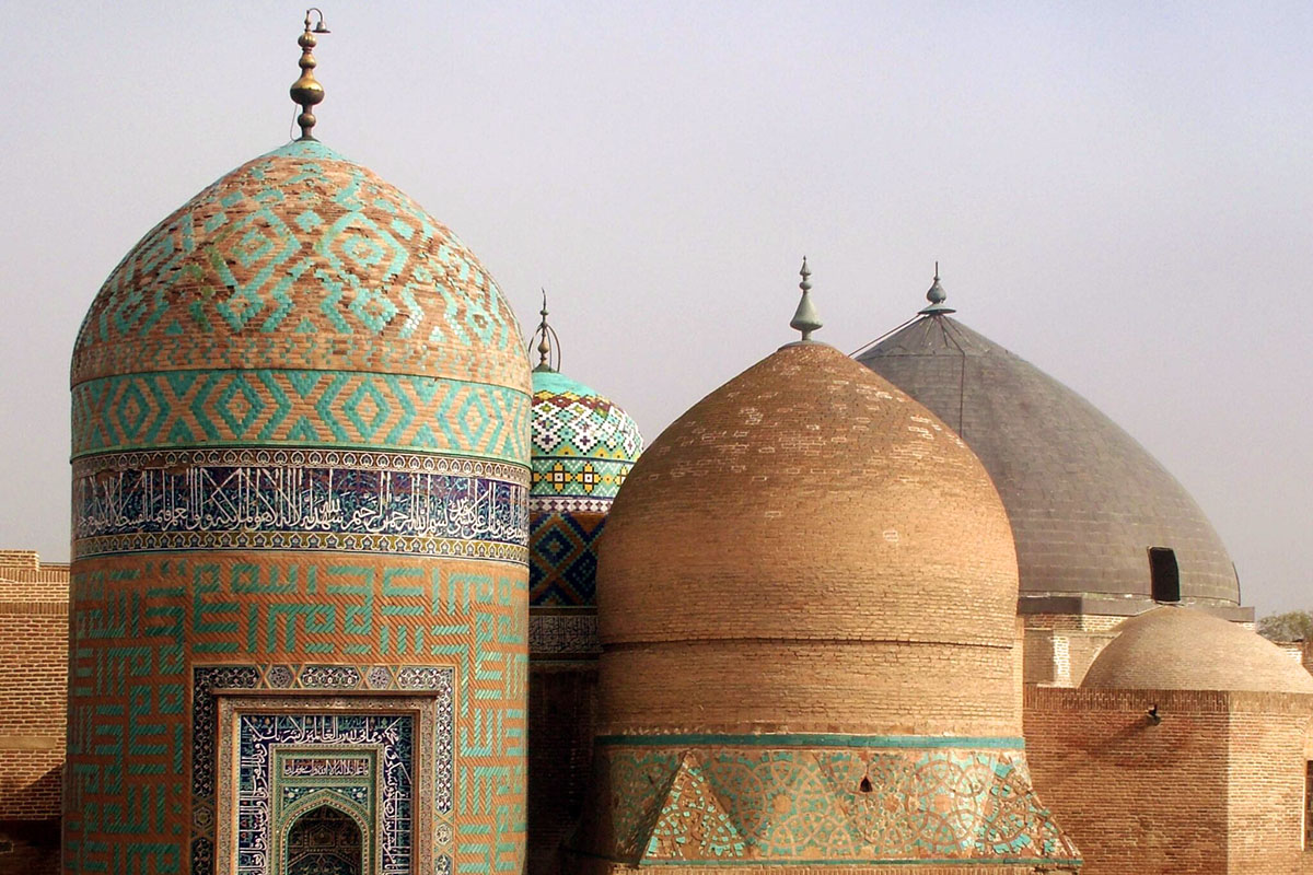 ¡Visite la tumba de Sheikh Safi en la excursión a Ardabil!