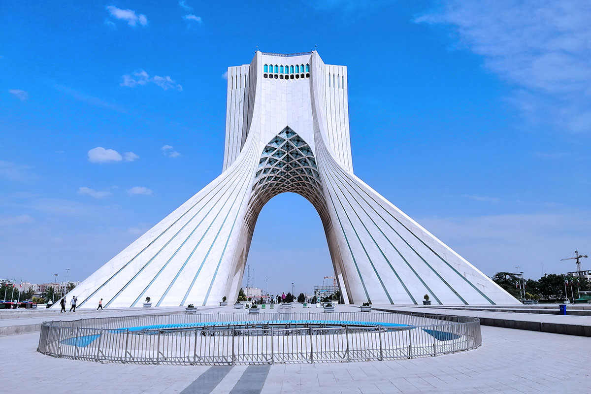 ¡Visite Teherán realizando Iran Salam Tour en una visita guiada en grupo!