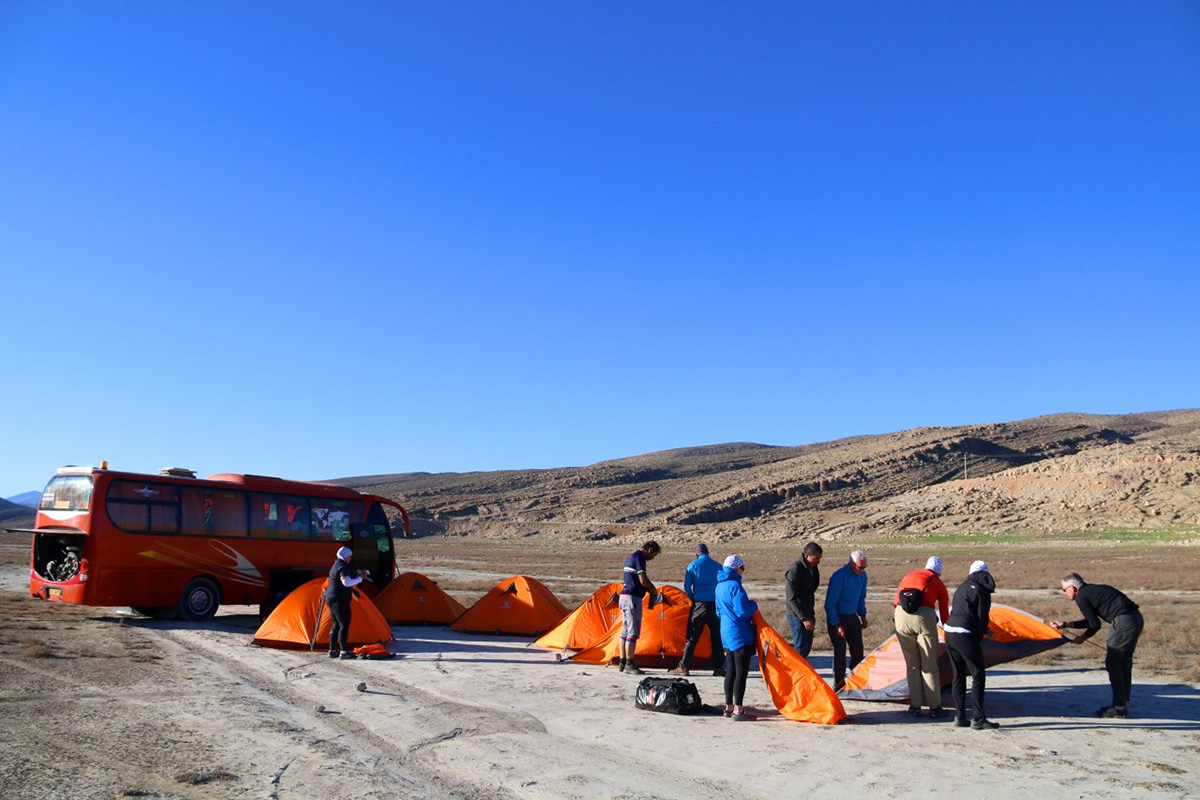 Irán campamento bicicleta vacaciones viaje