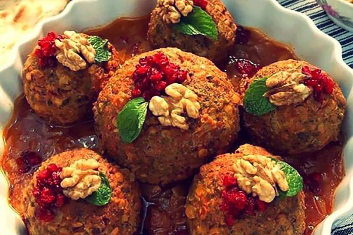 ¡Cocina Koofteh Tabrizi en Tabriz Cooking Tour!