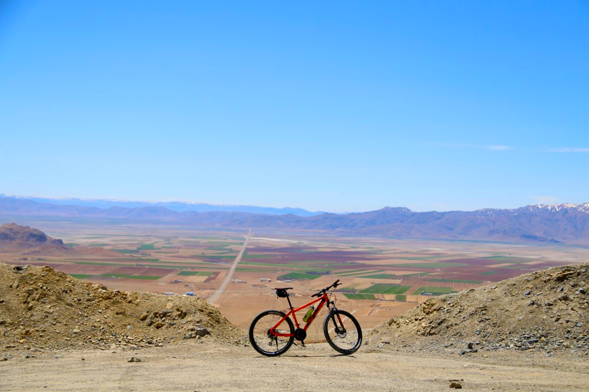 ¡Disfruta de los paisajes de Irán en uno de nuestros tours guiados en bicicleta por Irán!