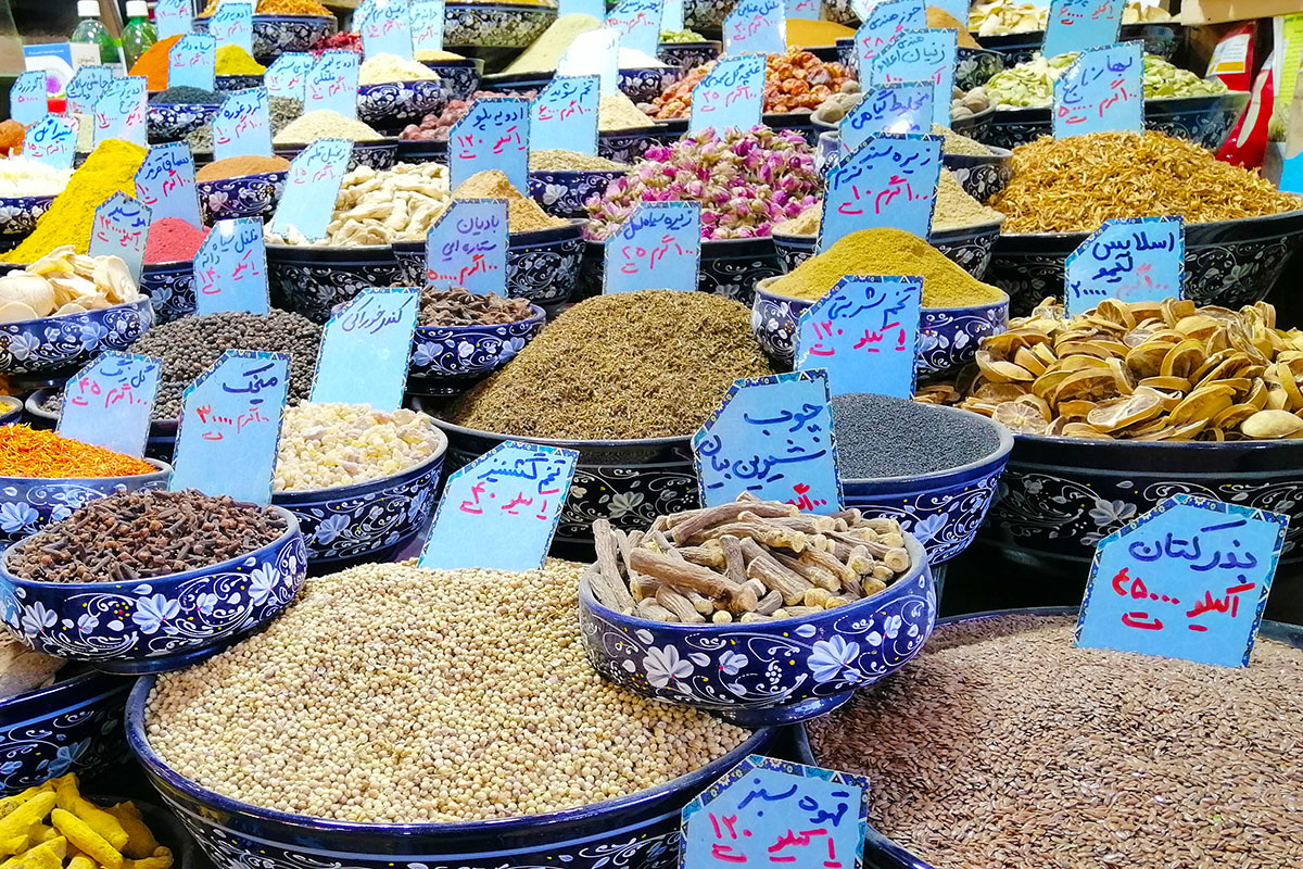 ¡Visite el mercado de especias en Irán en el tour gastronómico de Uppersia Irán!