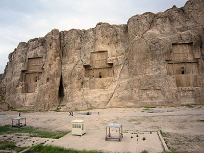 Naghsh-e-Rustam-Necrópolis-Irán-tours